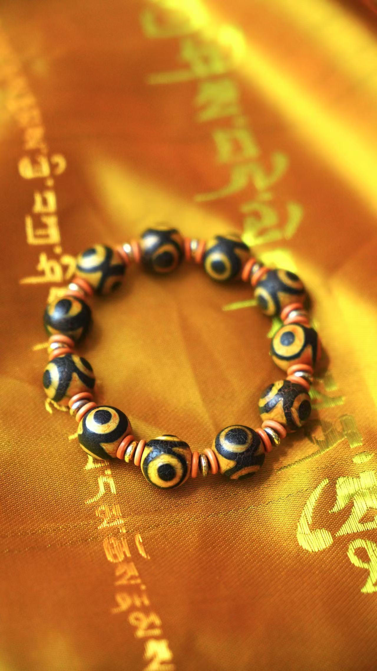 【裂皮三眼天珠】黄南藏族自治州老物件回血