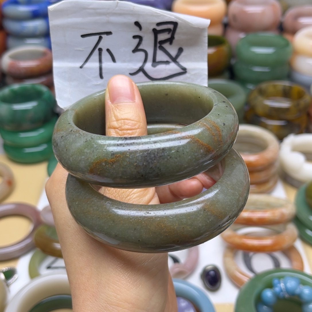 石英质玉未镶嵌手镯