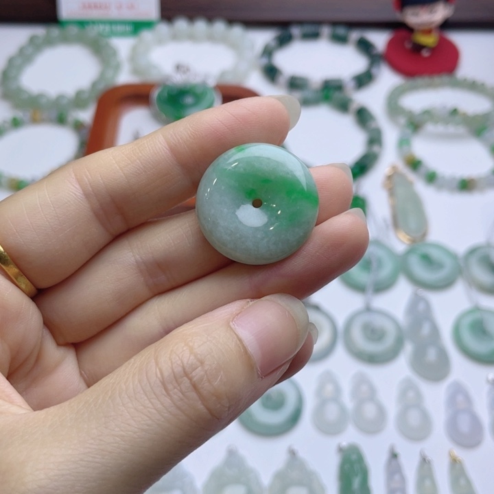 翡翠未镶嵌吊坠(不含链)平安扣