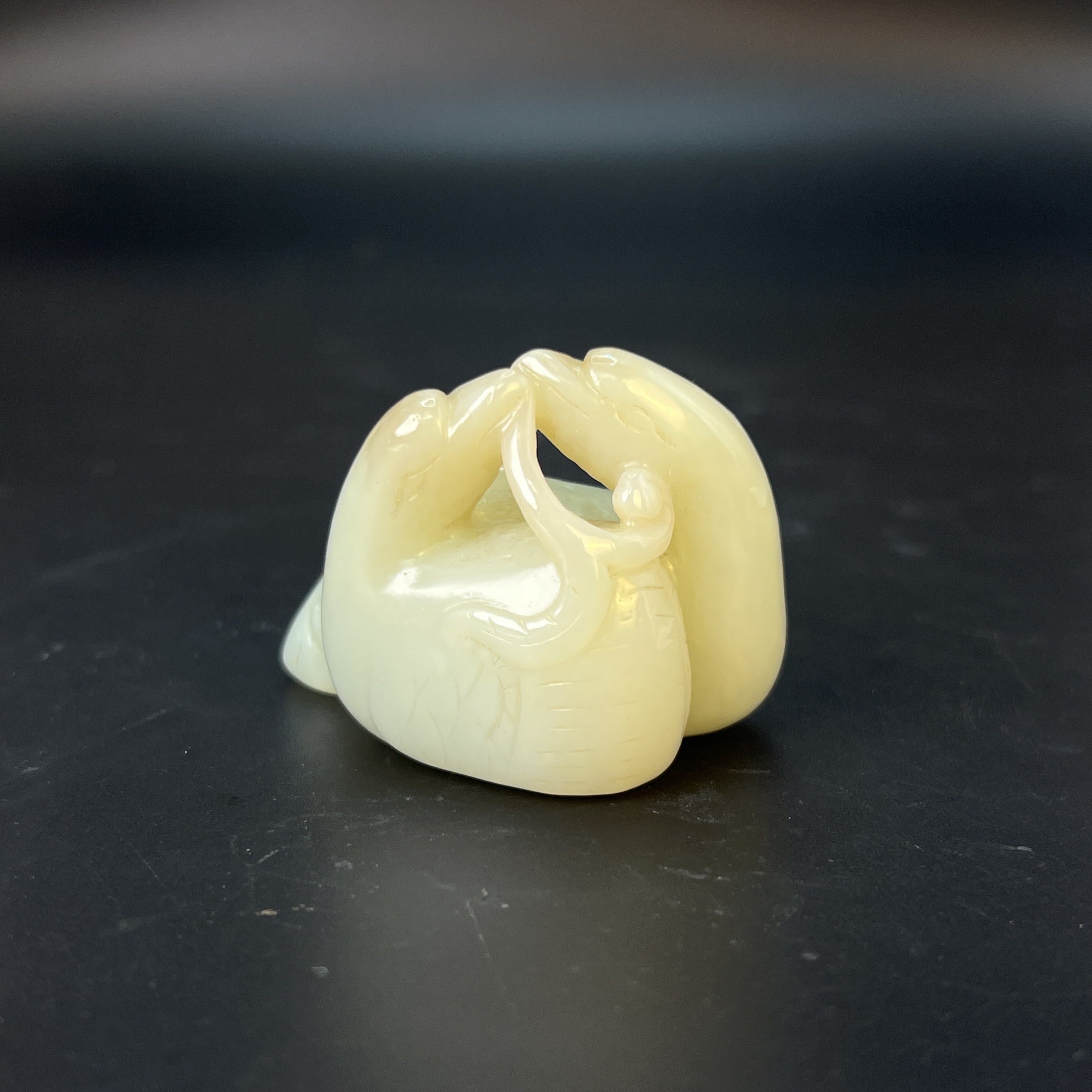 "清晚期和田玉鹅衔灵芝/ DL006822/ 古玩/收藏/德州文物"