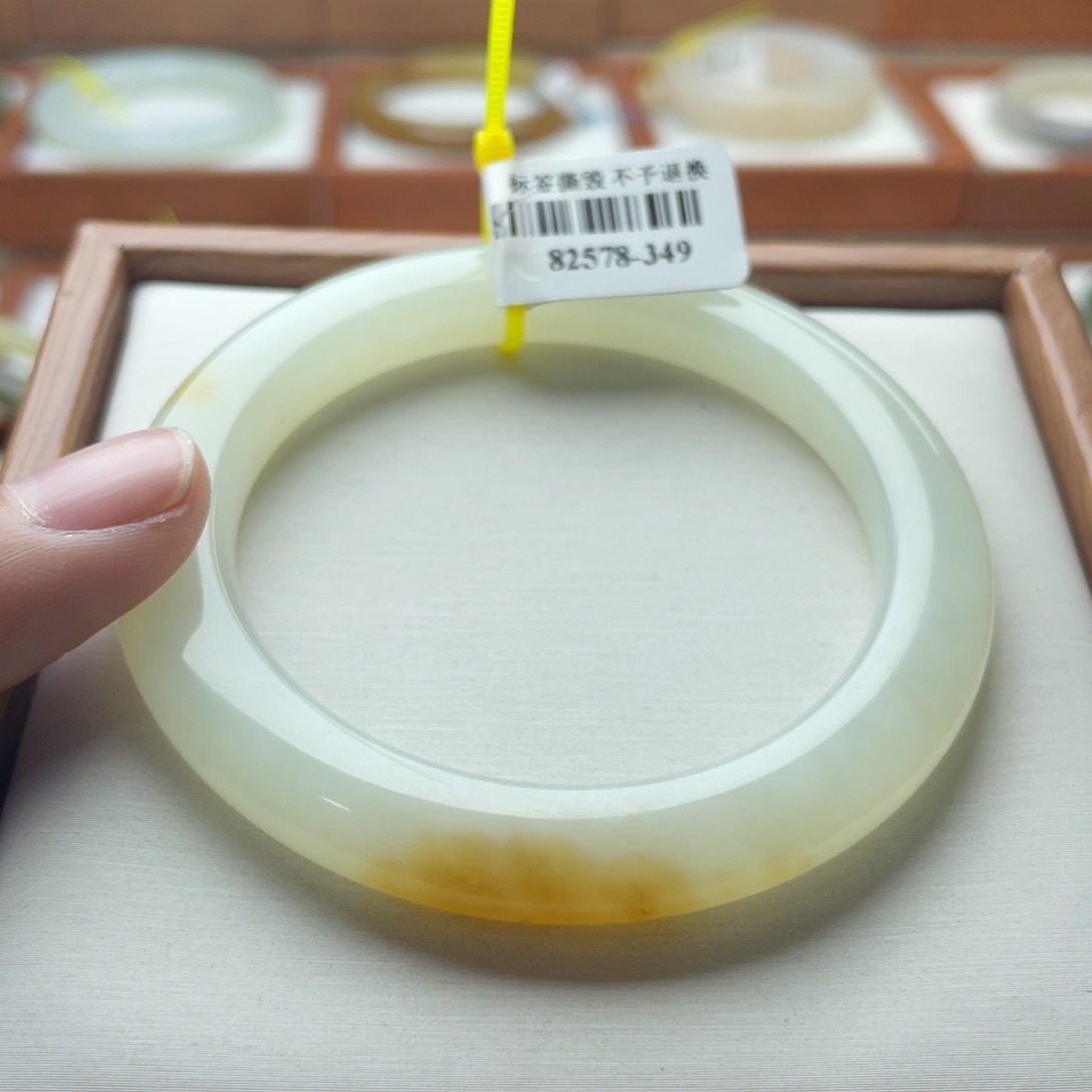 【闪购商品】和田玉手镯未镶嵌53.8