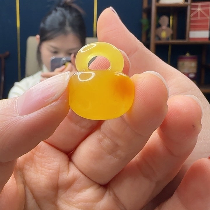 蜜蜡吊坠(赠链)未镶嵌小****＾