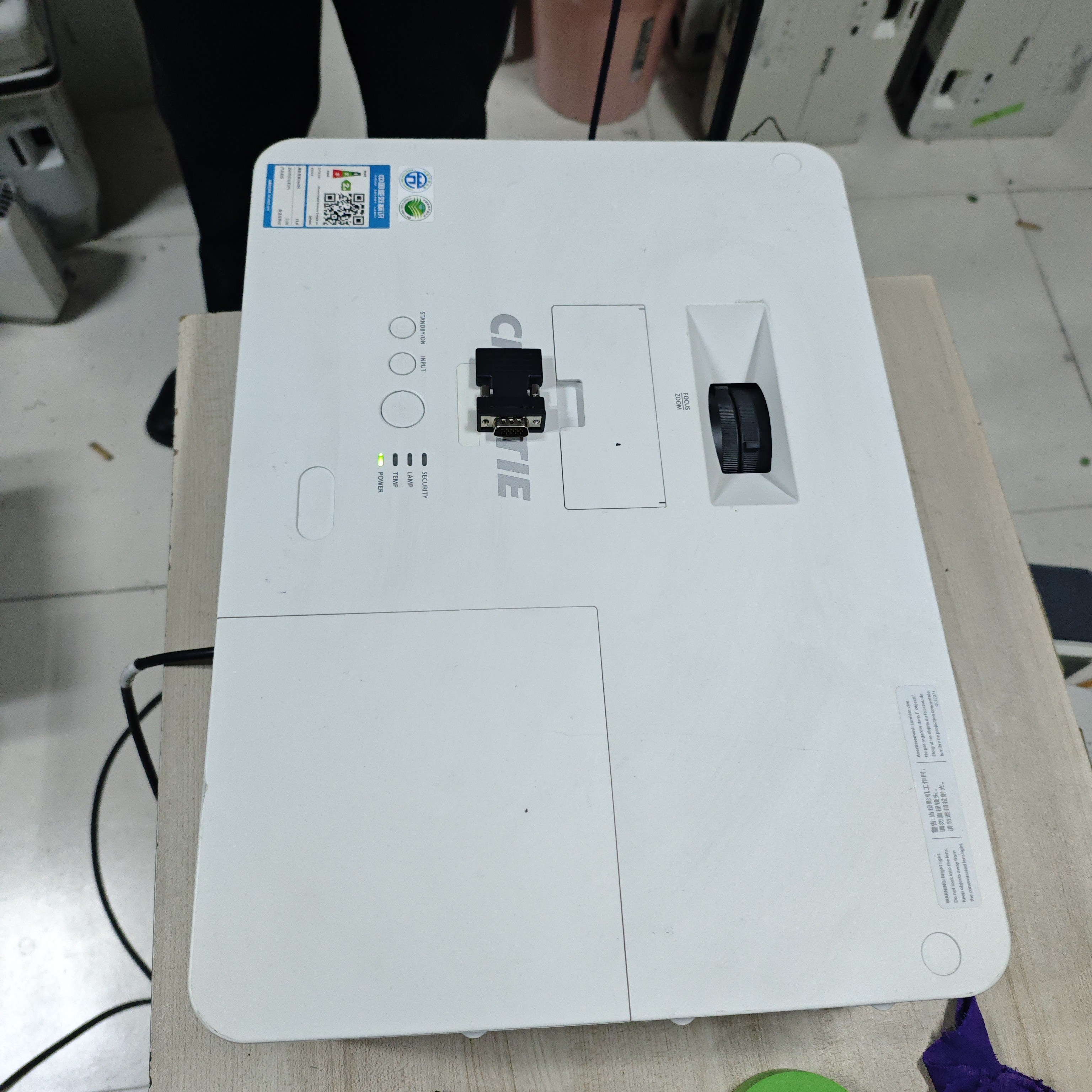 高清长焦投影仪运费到付