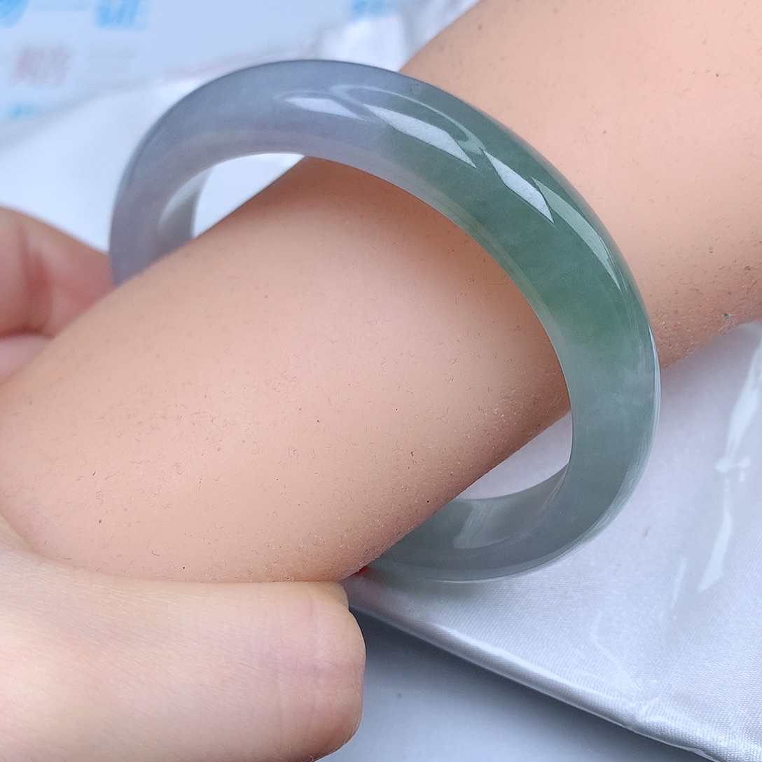 翡翠手镯未镶嵌天然