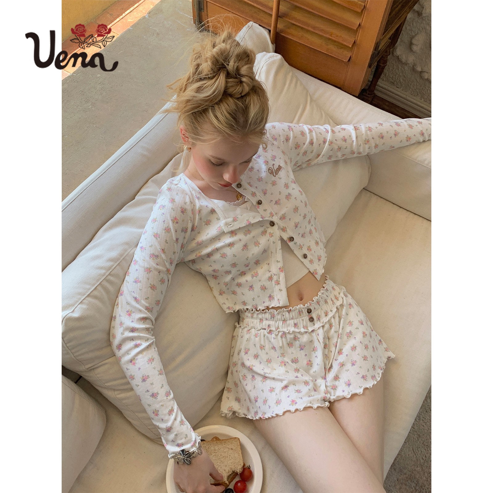 【闪闪专属】Uena白色碎花蕾丝花边背心吊带针织开衫休闲短裤套装