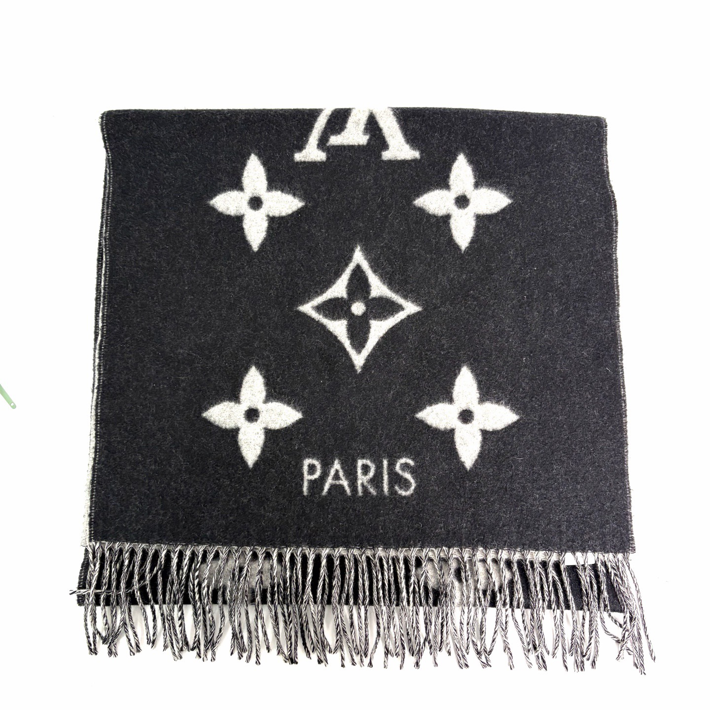 99新 LouisVuitton/路易威登 经典黑色满印围巾 99新 ld1503