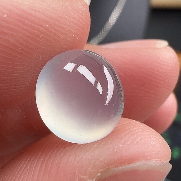 翡翠未镶嵌颈饰蛋面9.6