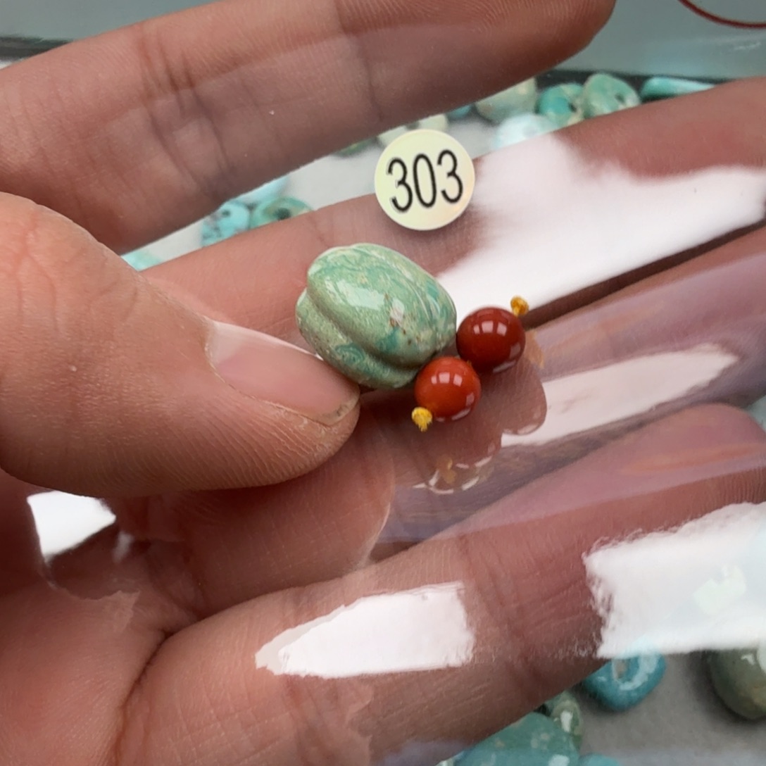 南红玛瑙未镶嵌珠宝奇石