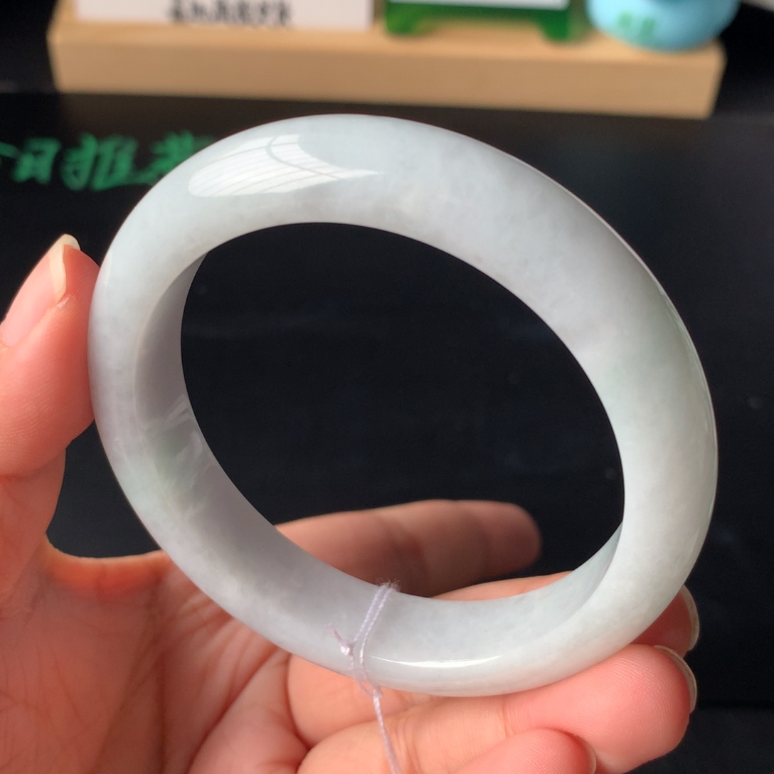 未镶嵌手镯翡翠3号57.6-12.6-8.3皮扣