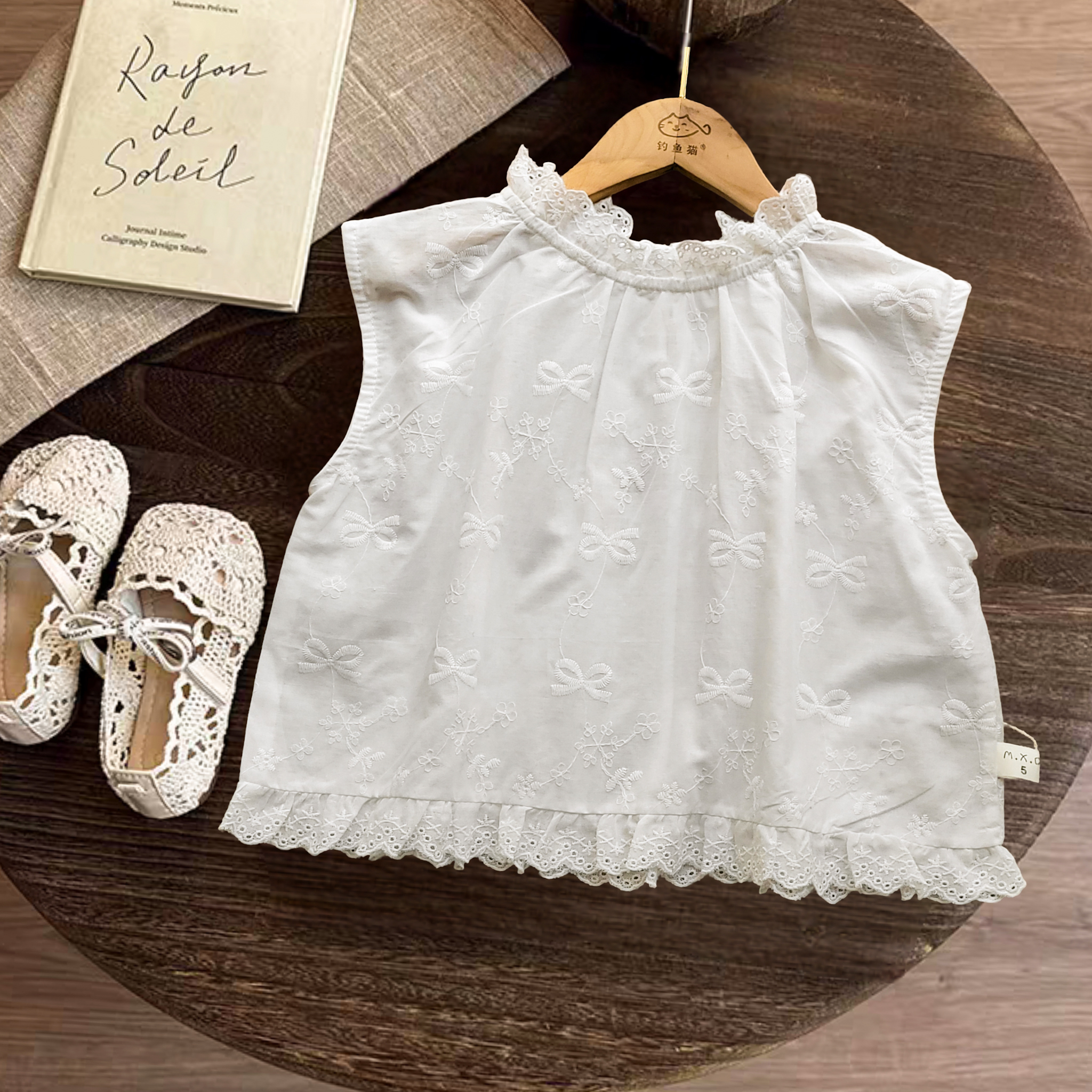 5666夏季新款儿童精致百搭背心T女童无袖宽松镂空蕾丝甜美