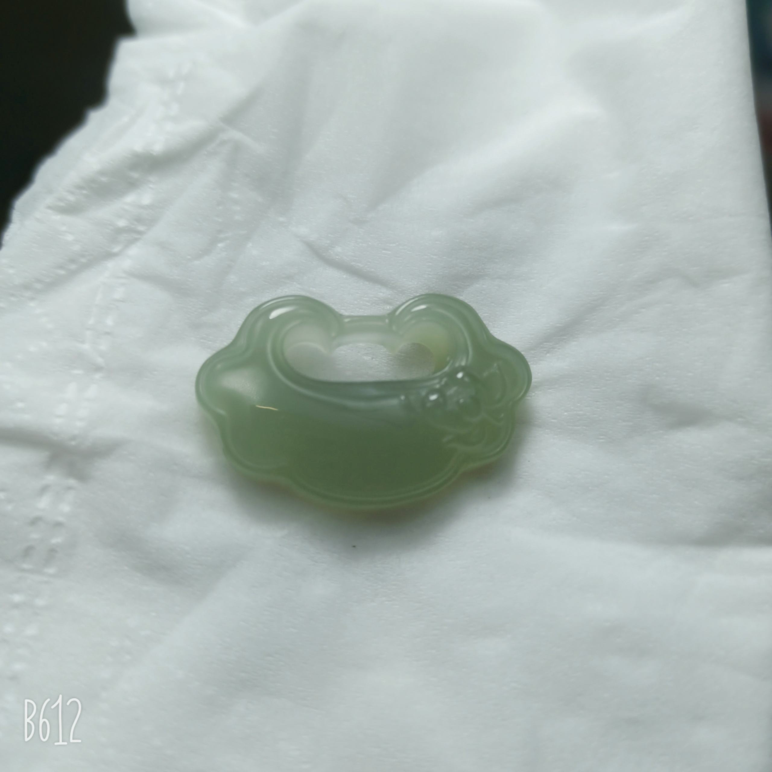 和田玉如意锁吊坠晴水雕花天然玉石复古礼物