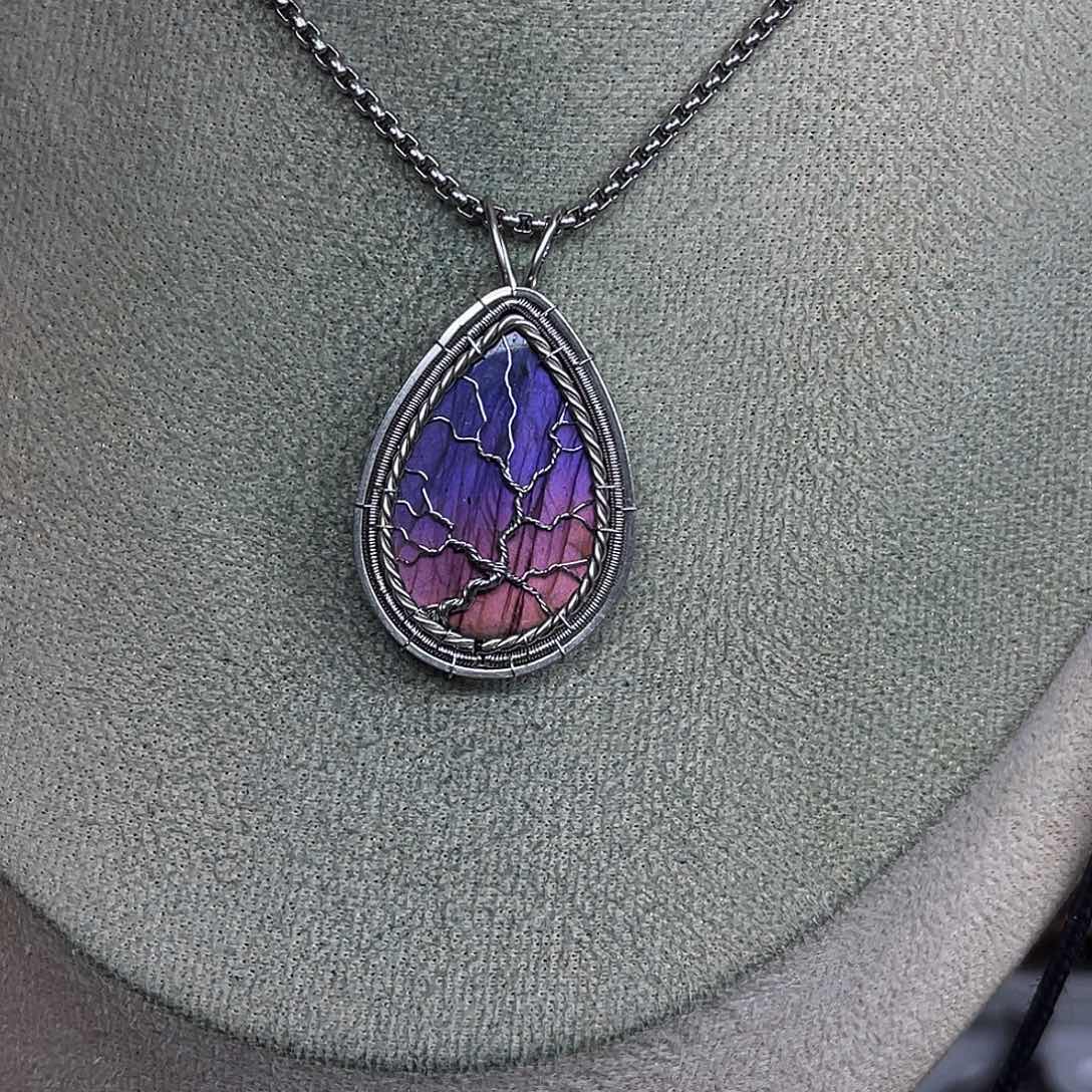 编织品紫色生命树吊坠