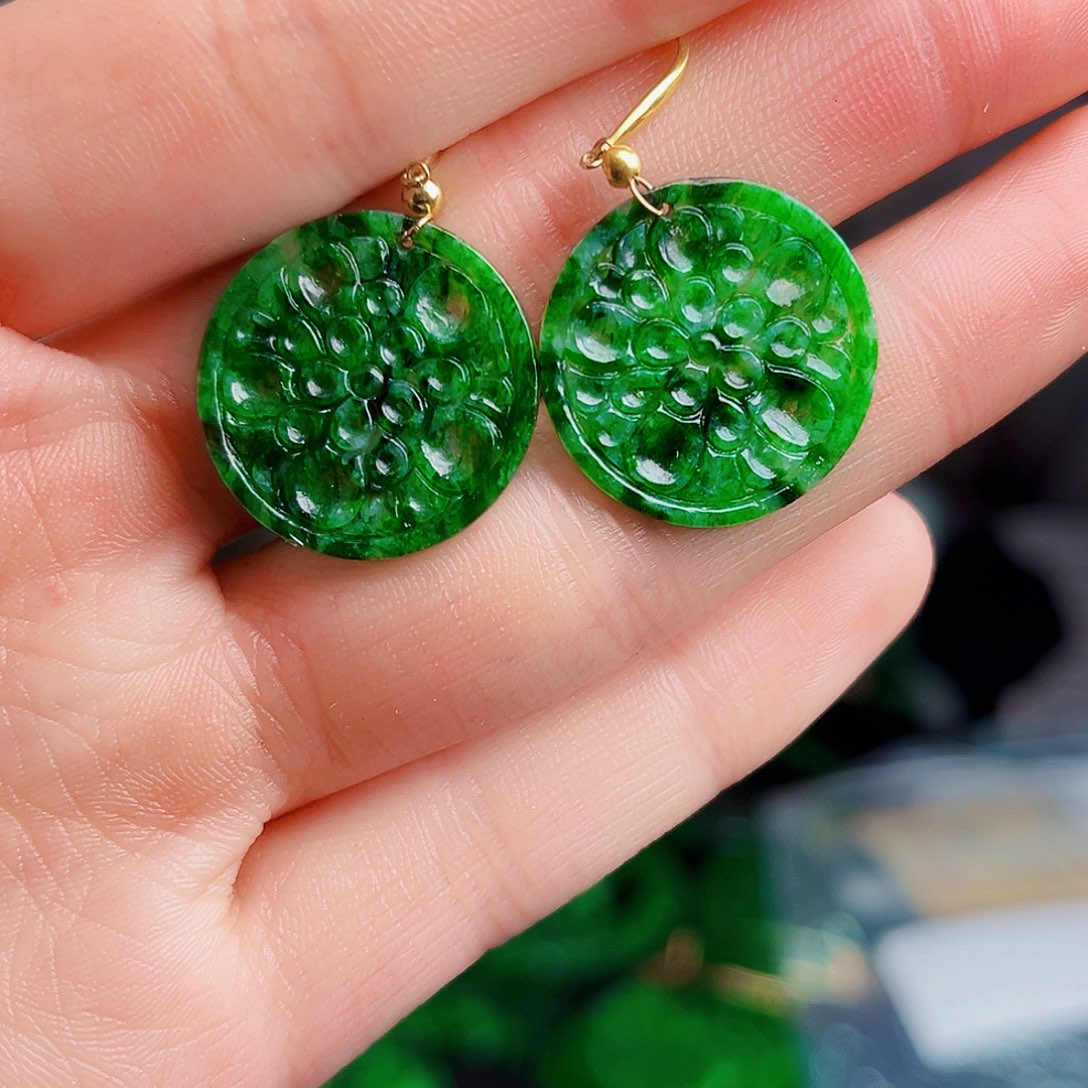 颈饰18K金镶嵌翡翠