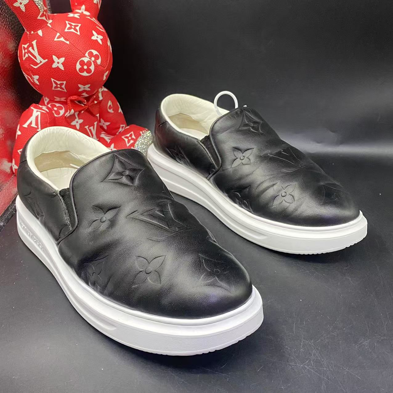 【聚星优选】LouisVuitton/路易威登黑浮雕一脚蹬板鞋41.5码ddm1675