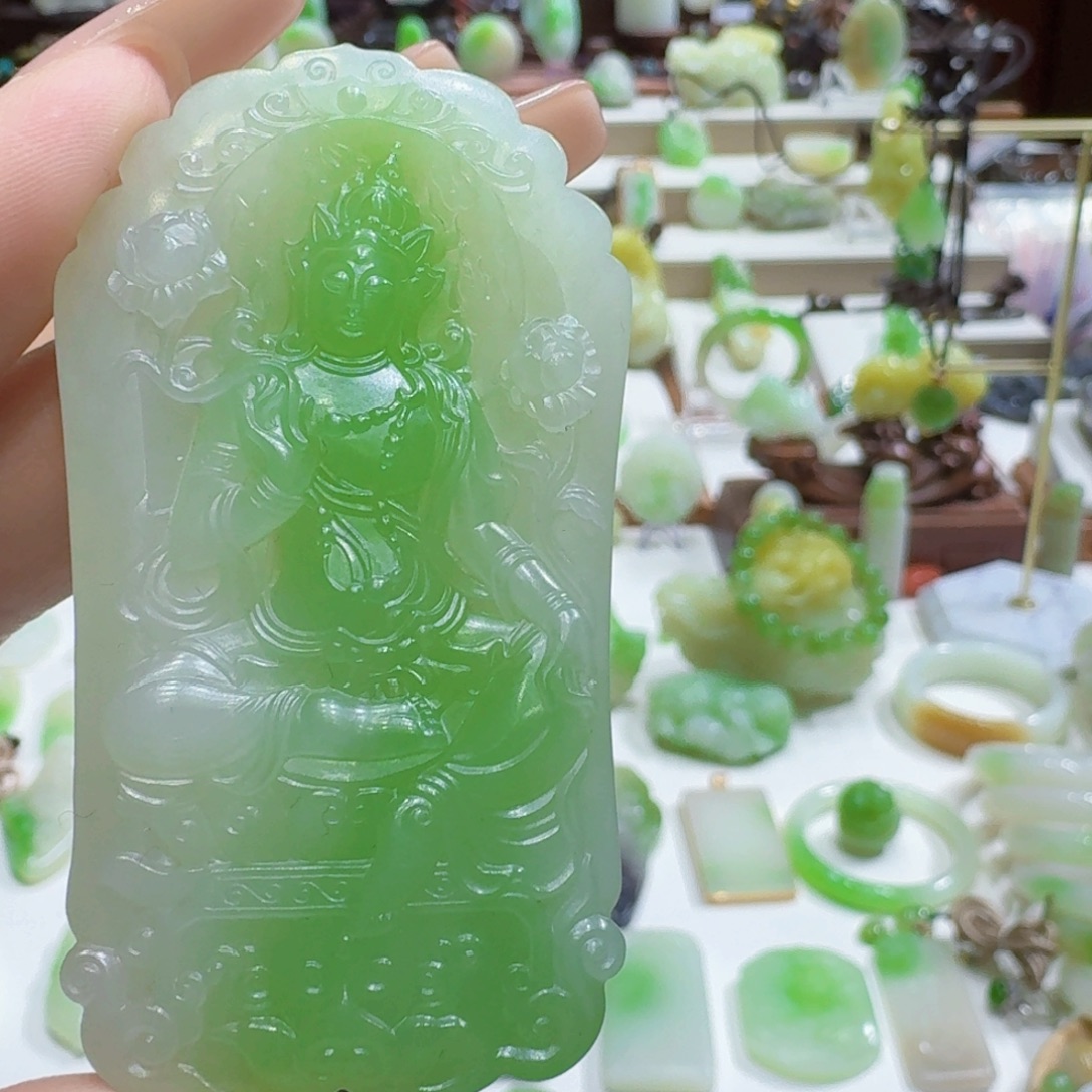 毅***6和田玉（翠青玉）未镶嵌颈饰