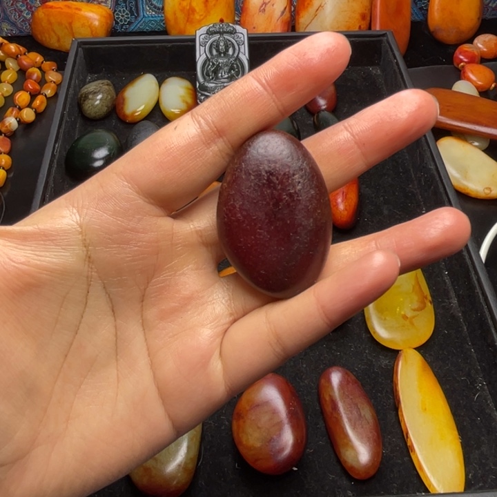 M***朱和田玉未镶嵌颈饰