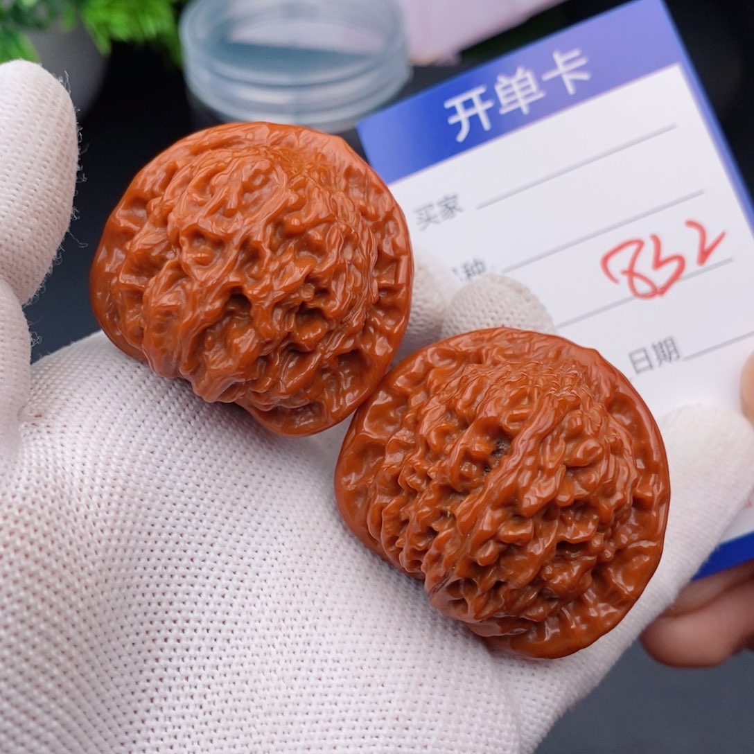 文玩核桃把件42红狮子832