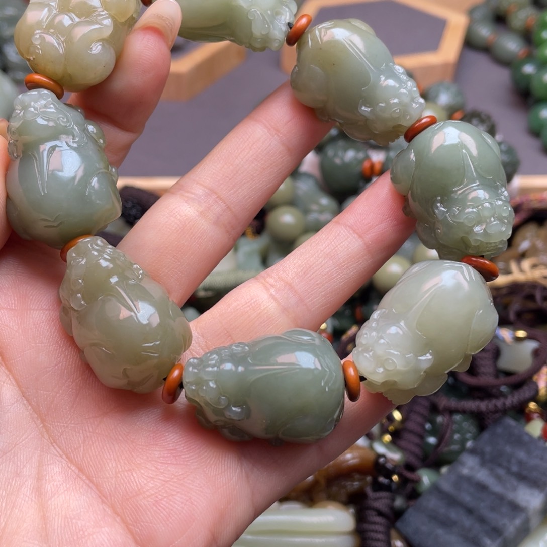 和田玉颈饰未镶嵌