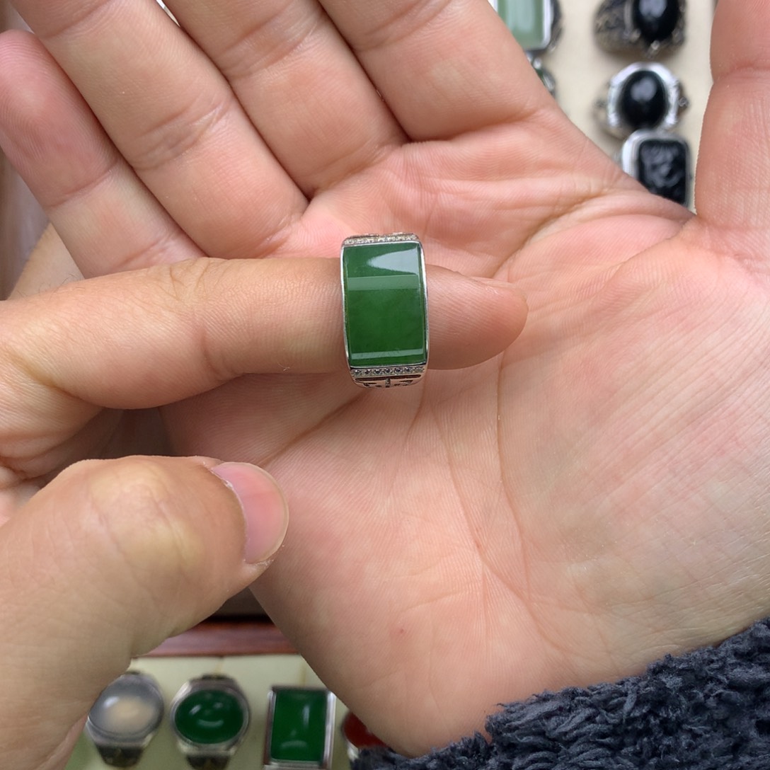 和田玉戒指银S925镶嵌黑*地