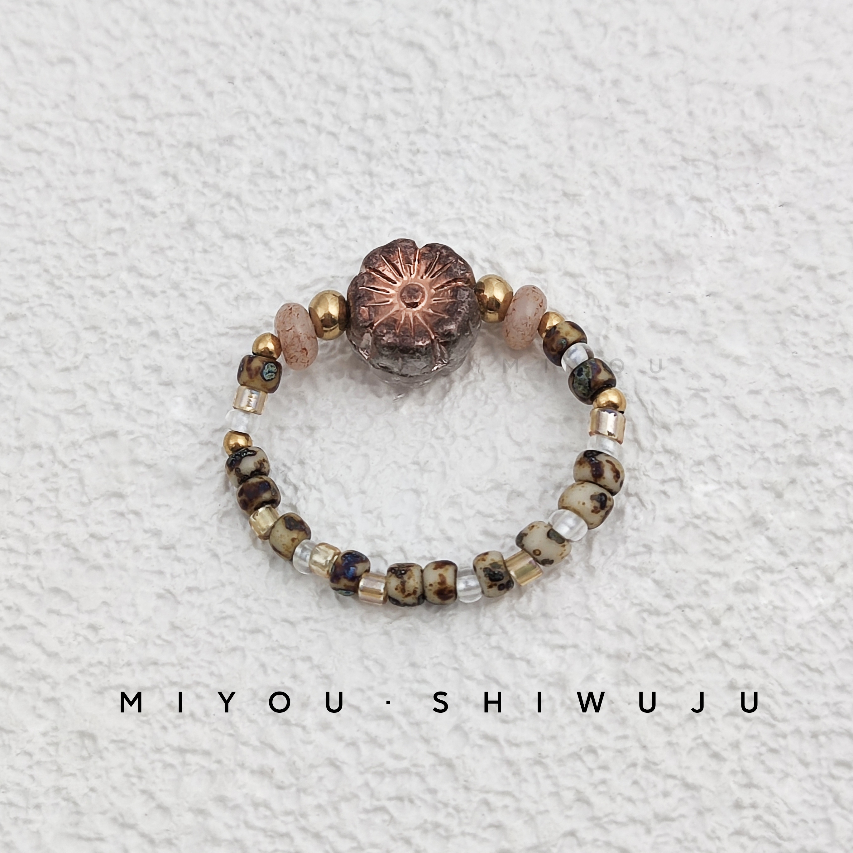 钛钢戒指 咖色米珠捷克小花戒指时尚气质百搭简约