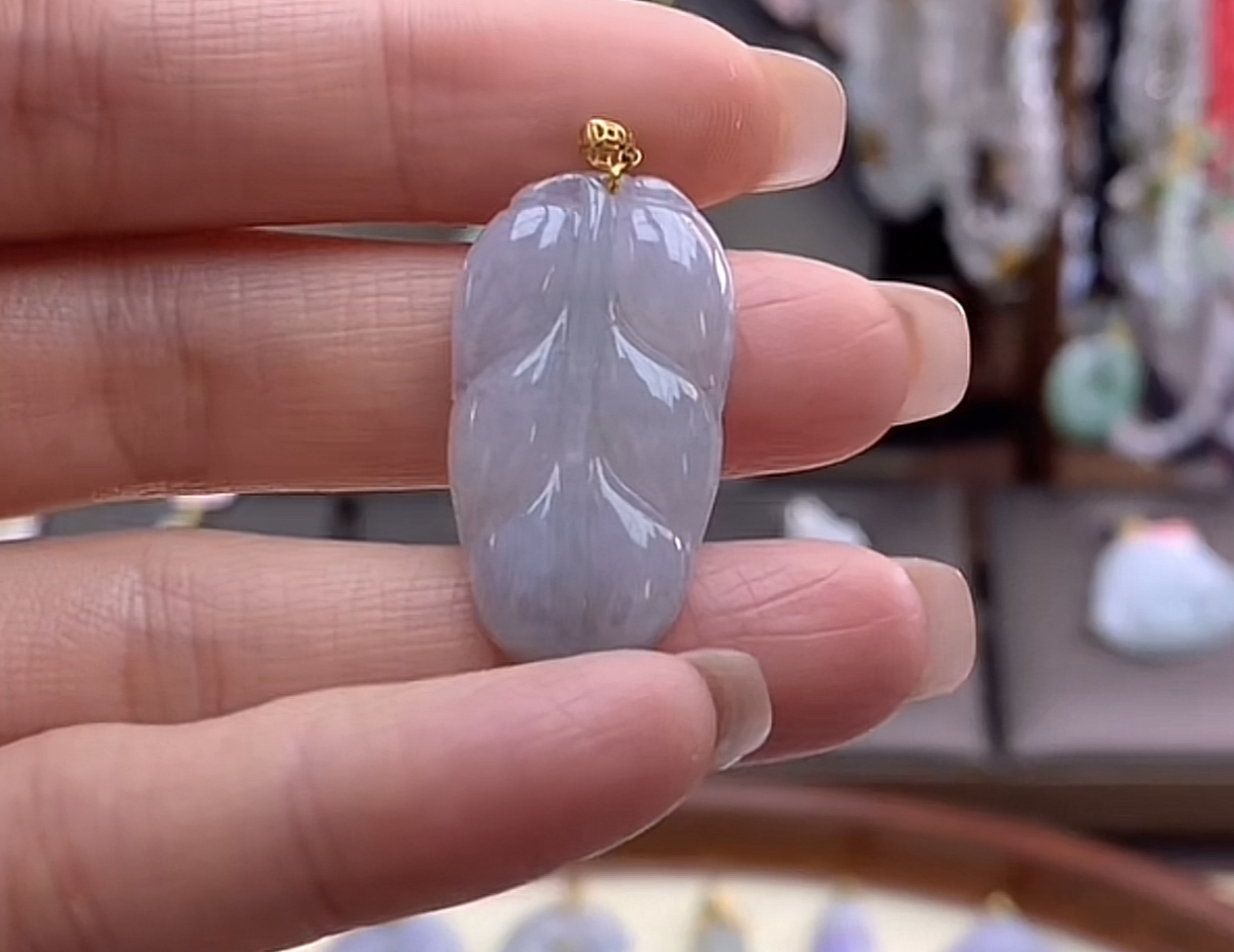 天然a货翡翠吊坠