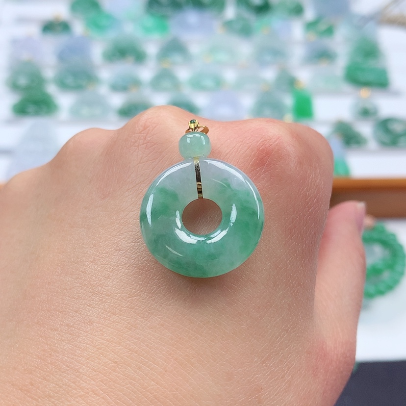 【闪购商品】翡翠吊坠(赠链)18K金镶嵌