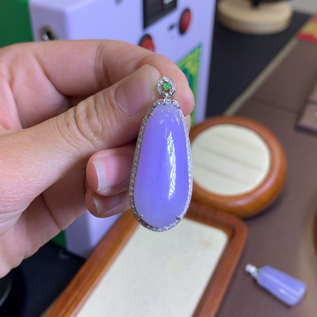 翡翠18K金镶嵌颈饰翡翠