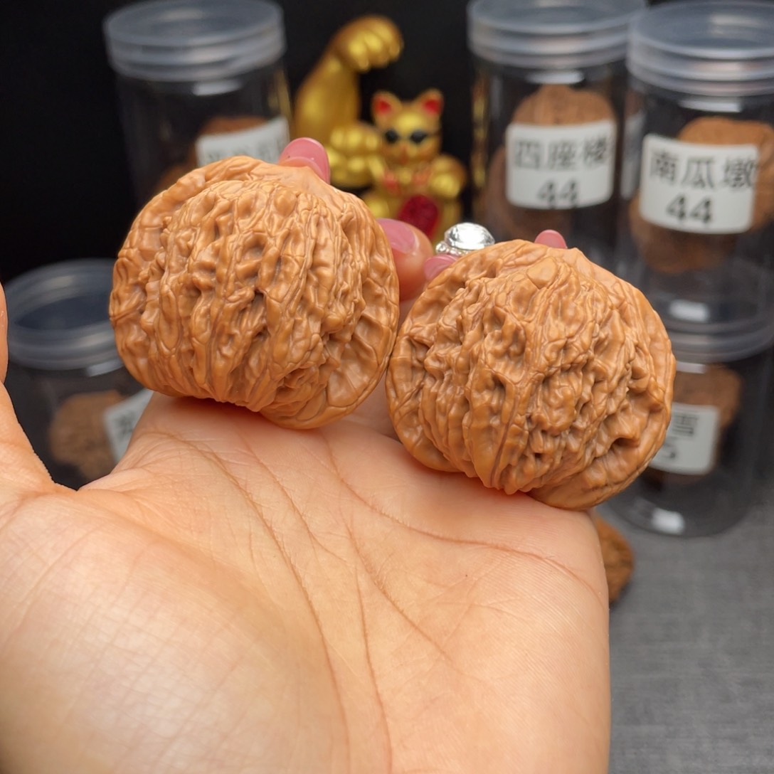 文玩核桃把件全品虎