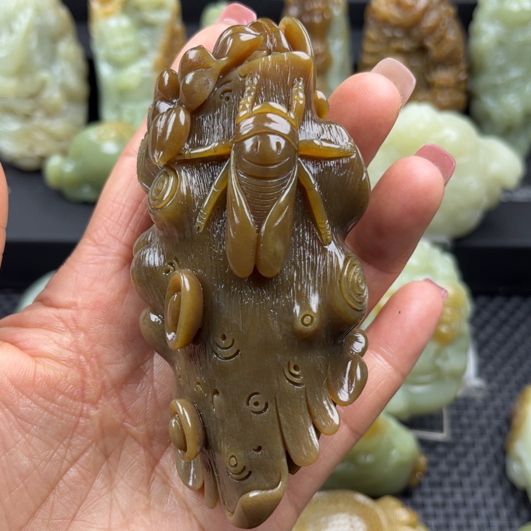 和田玉把件未镶嵌海**色