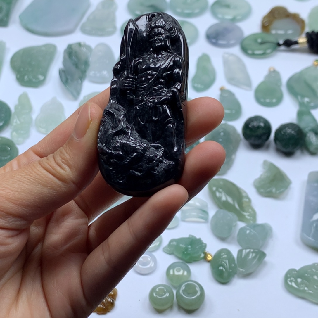 翡翠颈饰未镶嵌不动