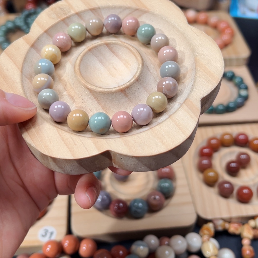 艳***油石英质玉未镶嵌手链152