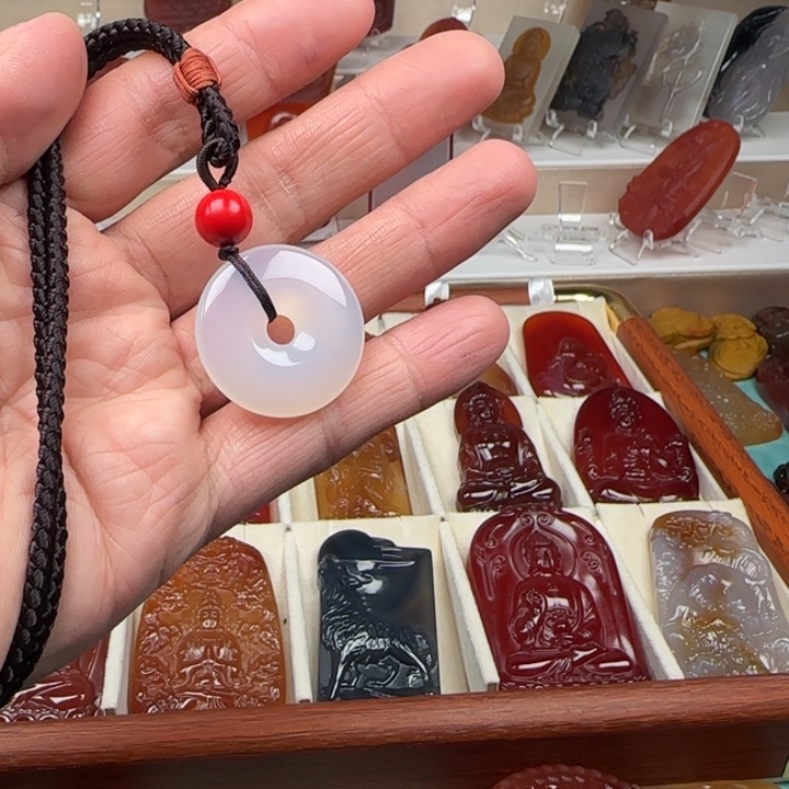 墨***成玛瑙/玉髓未镶嵌颈饰