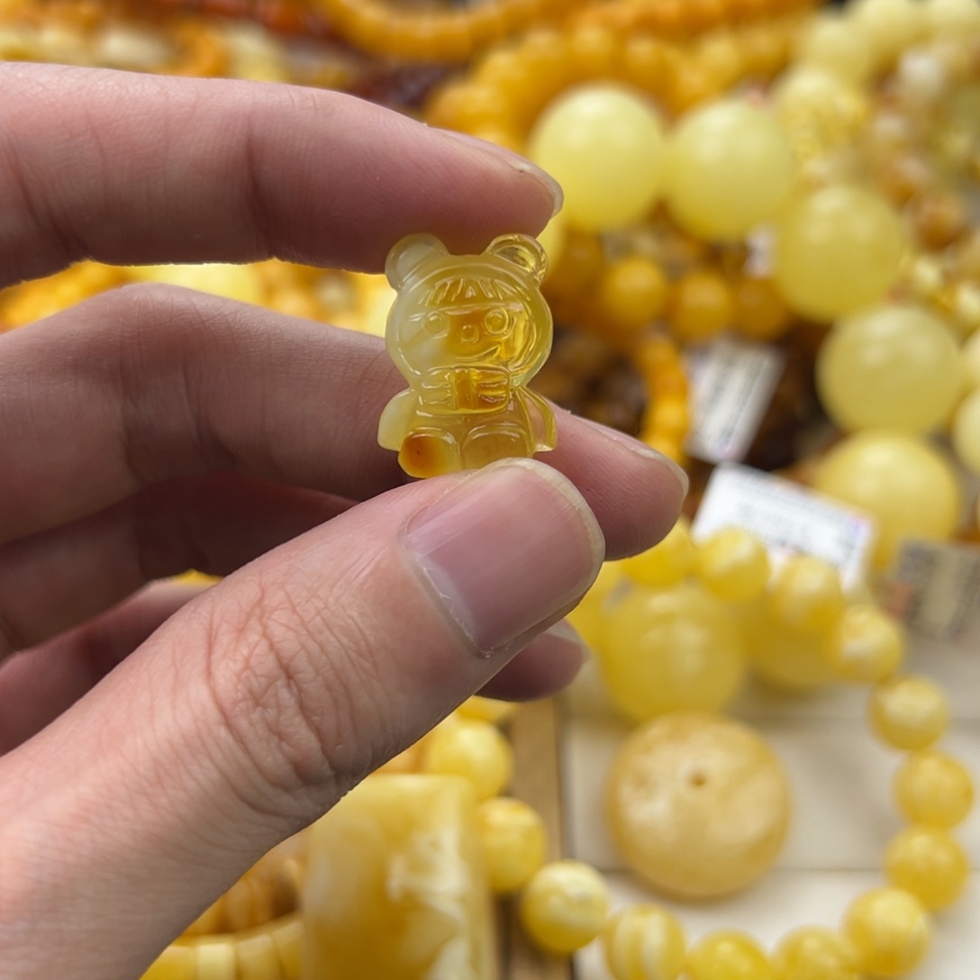 琥珀珠宝奇石未镶嵌