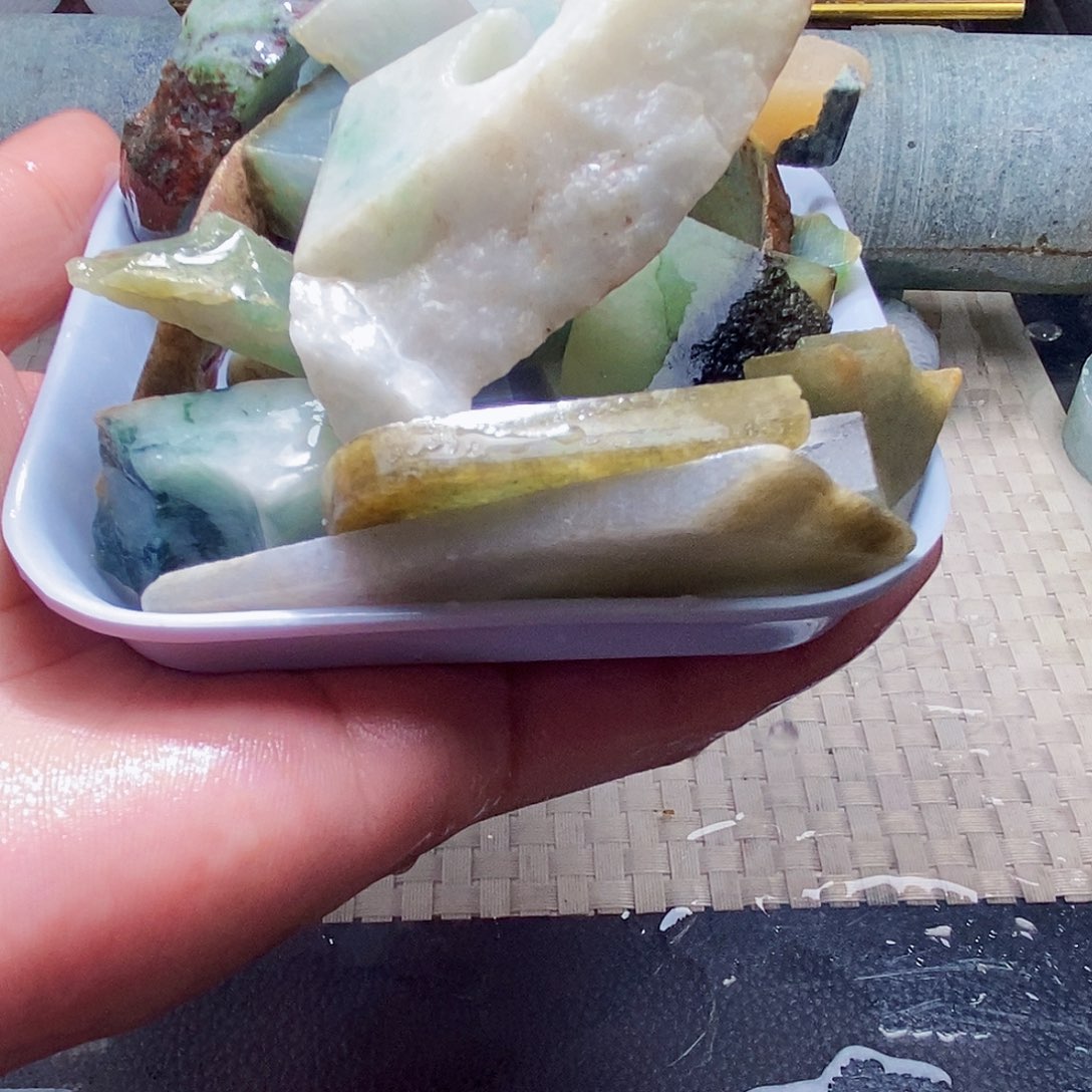 翡翠未镶嵌颈饰698