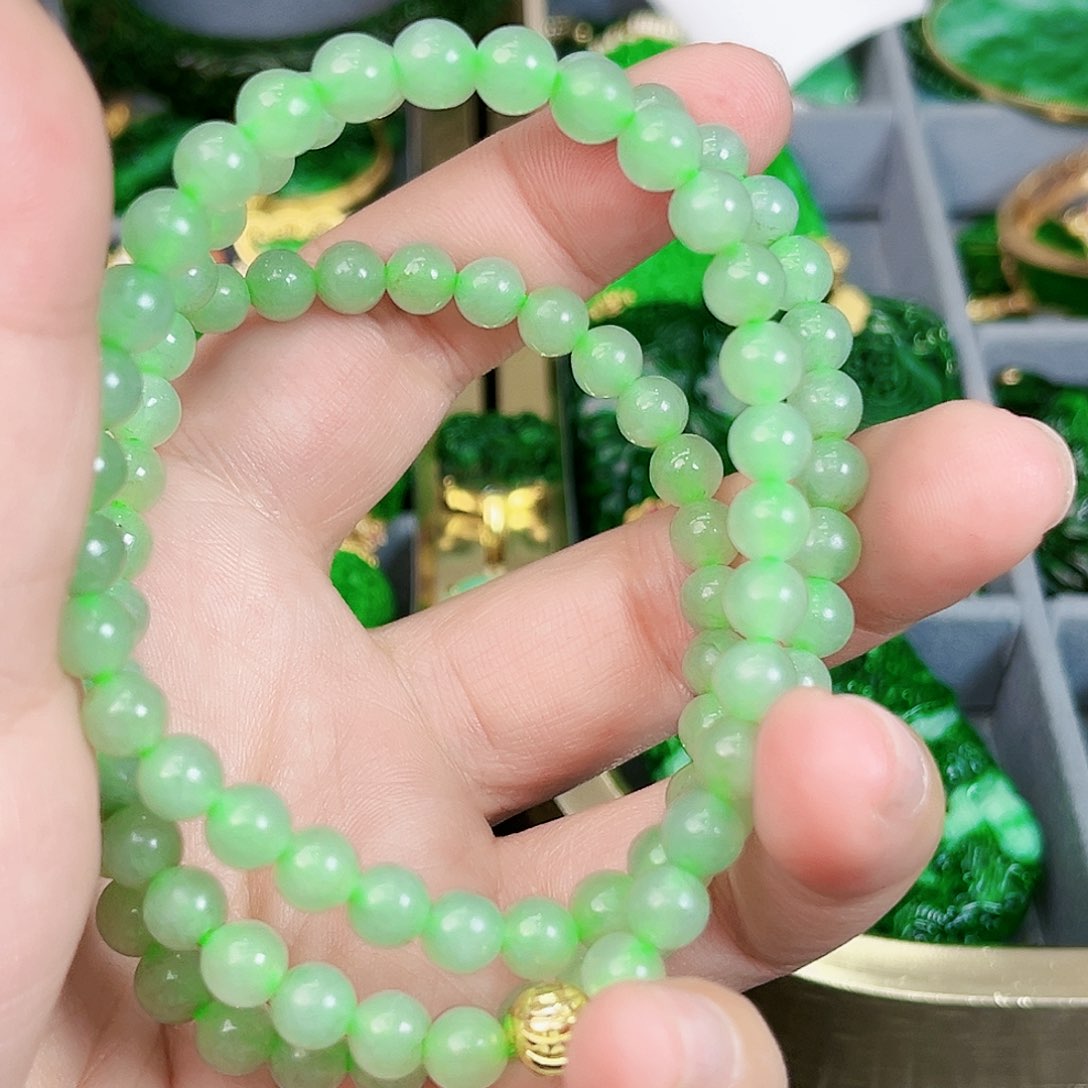 翡翠颈饰未镶嵌手链