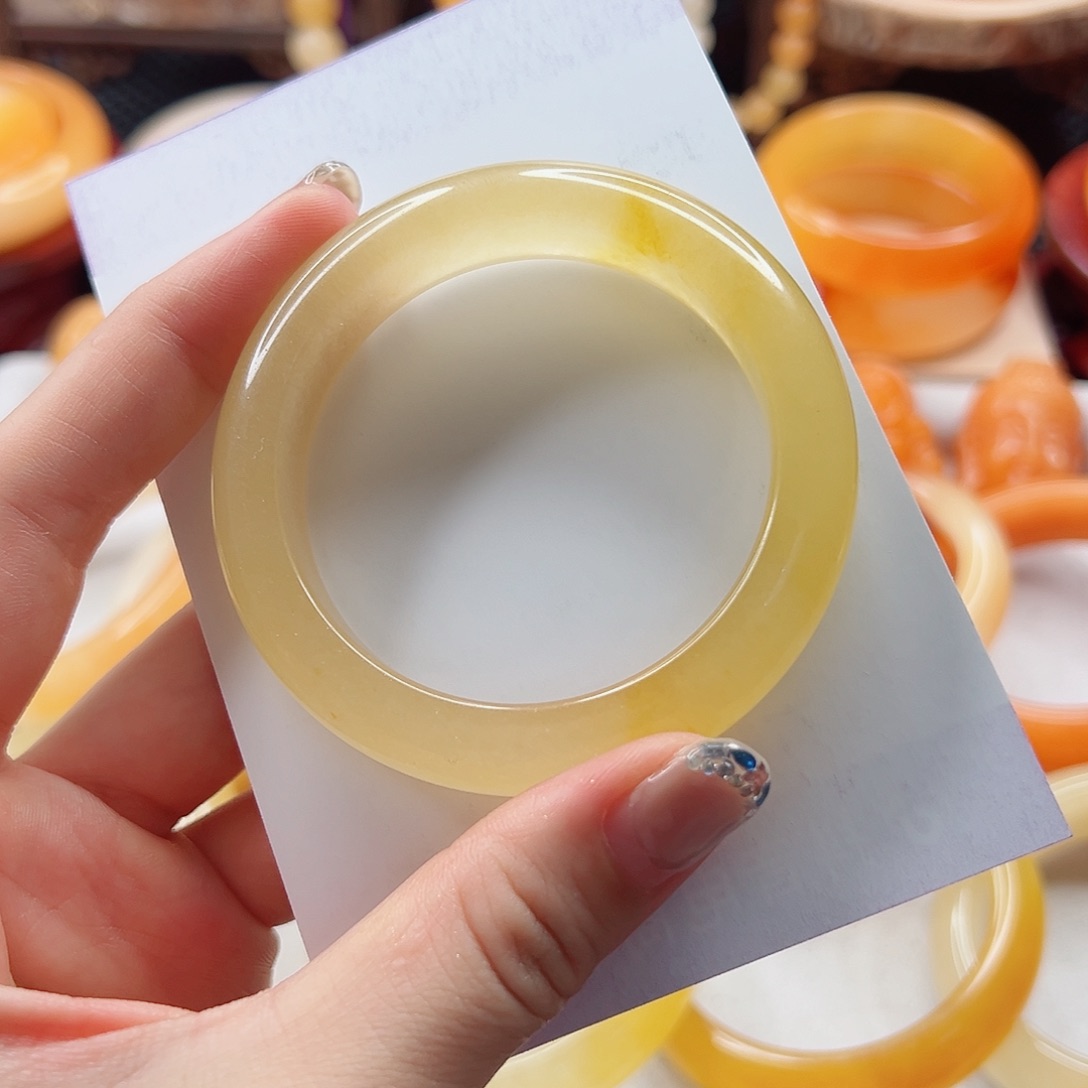 石英质玉（黄龙玉）未镶嵌手镯