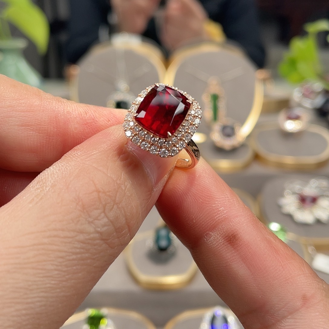 碧玺戒指18K金镶嵌5.25ct