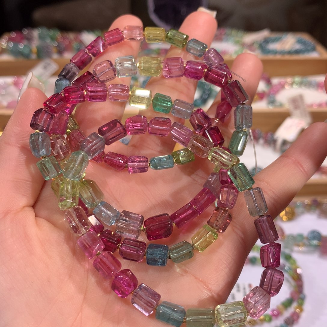 碧玺多样性发货一件未镶嵌