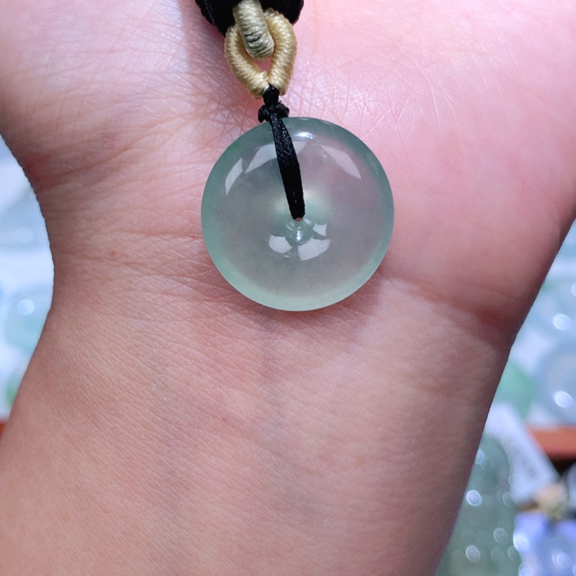 【闪购商品】翡翠颈饰未镶嵌平安扣
