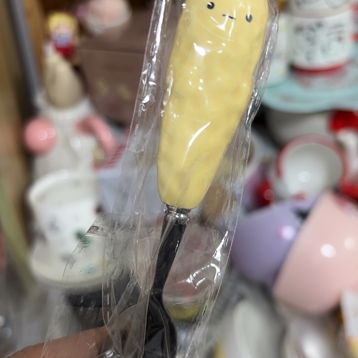 阿***空瓷微瑕可爱的满20包邮