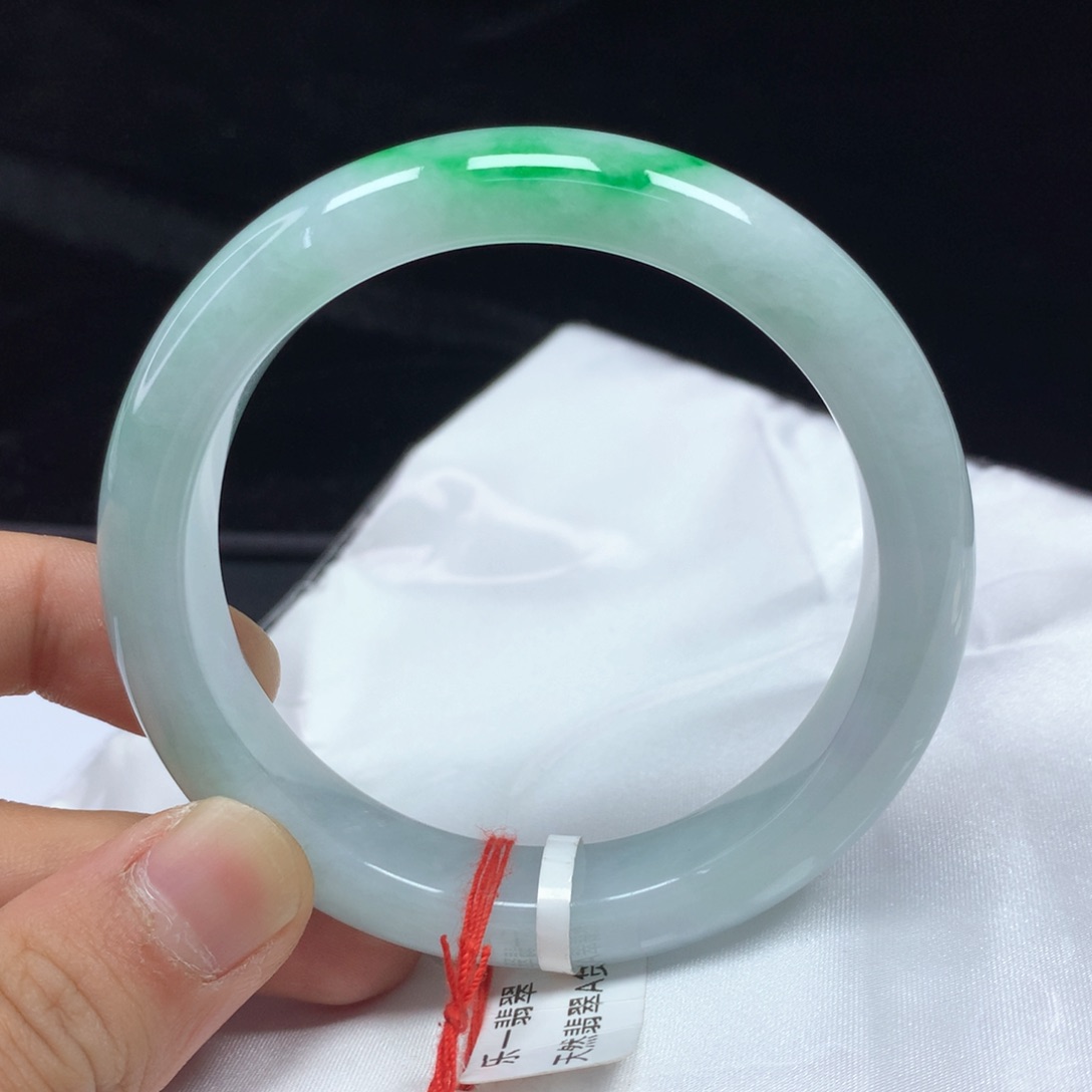 翡翠手镯（圆镯）未镶嵌58.3