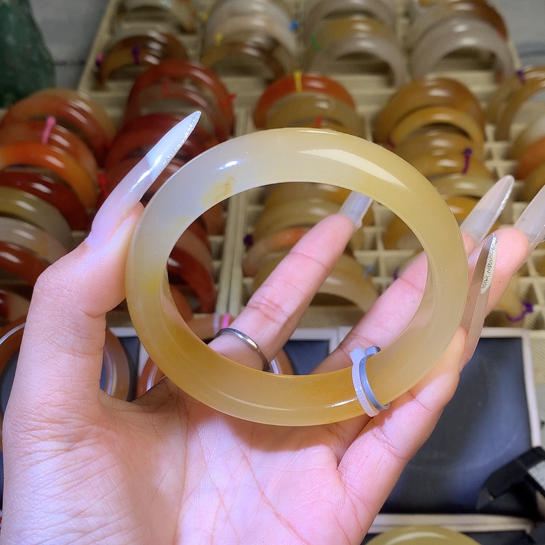 石英质玉（黄龙玉）未镶嵌手镯