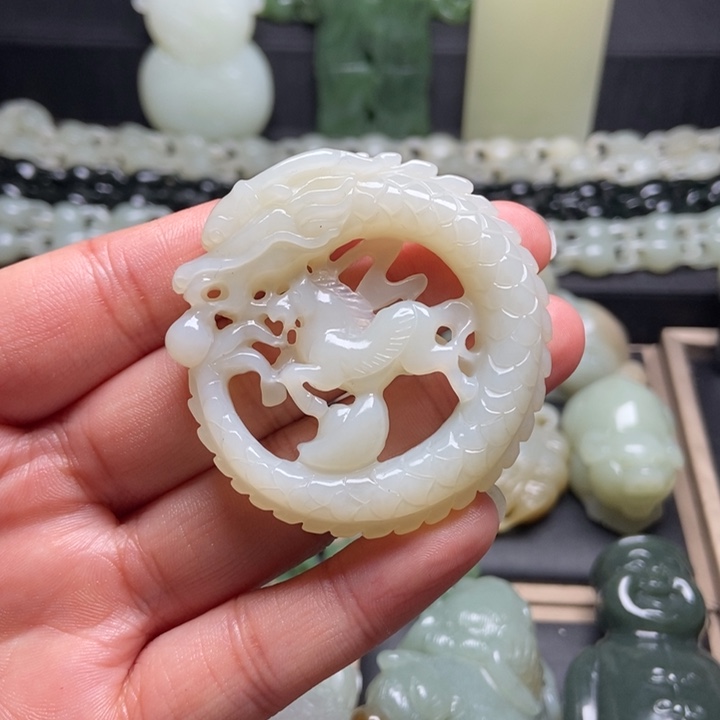 颈饰未镶嵌和田玉与***关