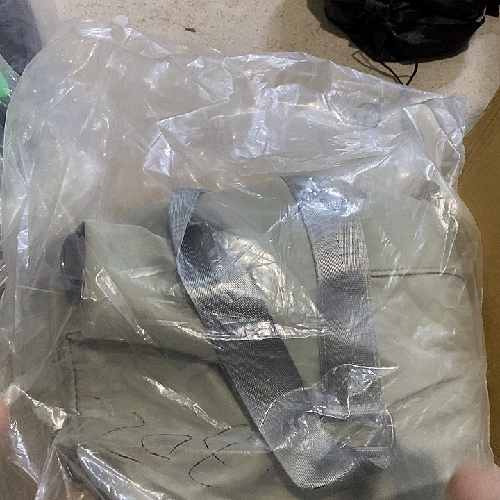 行李包颜色随机发一个，