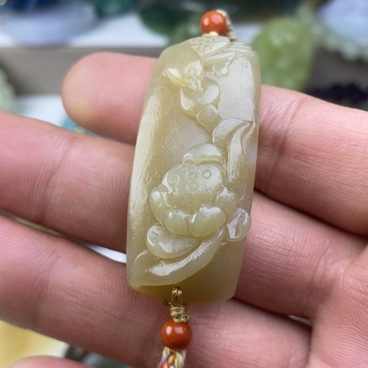 和田玉（糖玉）未镶嵌颈饰