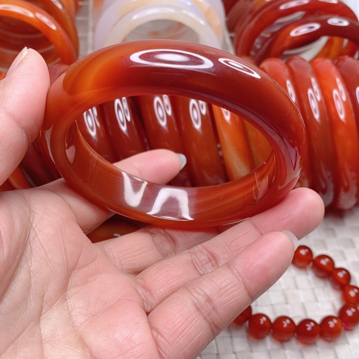 玛瑙/玉髓手镯未镶嵌