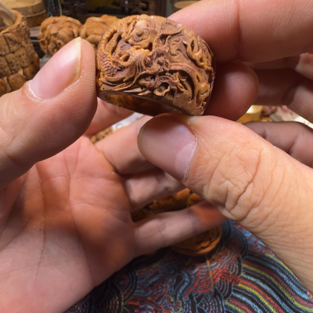 桃核雕刻扳指双龙230