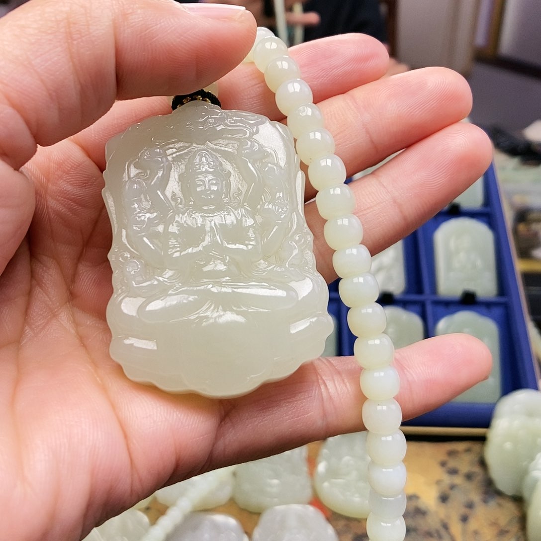 和田玉颈饰未镶嵌走*