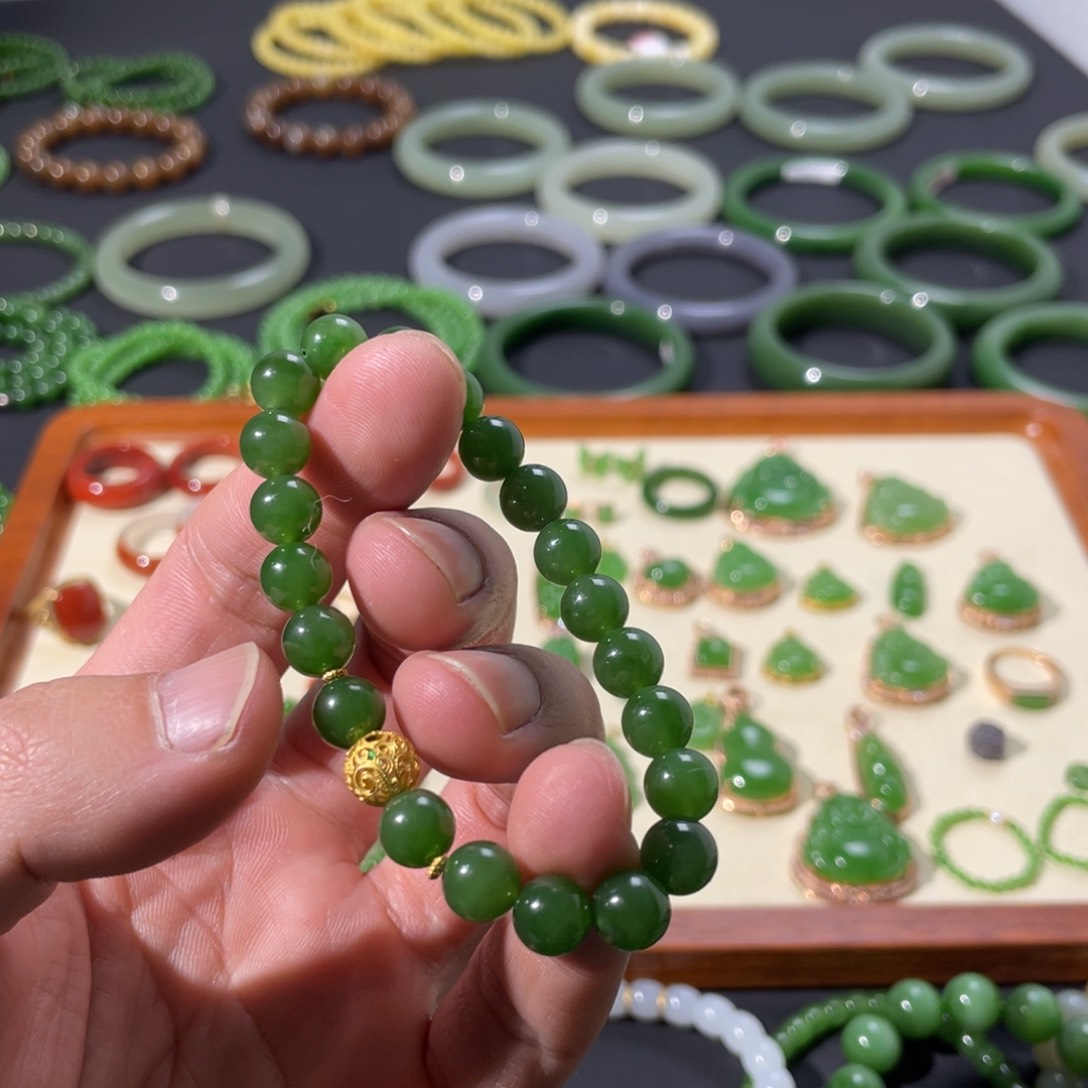 和田玉颈饰未镶嵌