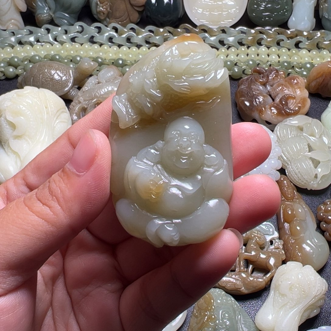 懂***得和田玉未镶嵌颈饰